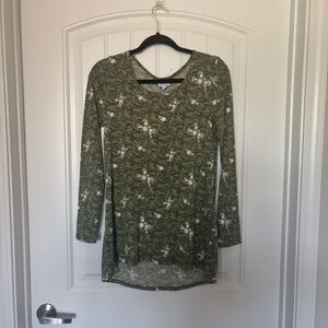 LulaRoe Green Floral. Medium NWT  Long Sleeve Shirt